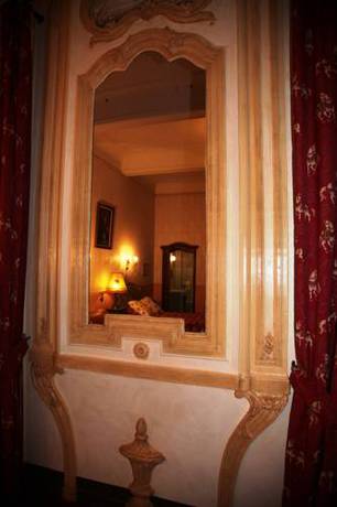 Imagen de la habitación del Hotel Du Fiacre. Foto 5