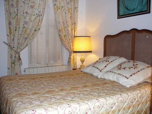 Imagen de la habitación del Hotel Du Fiacre. Foto 7