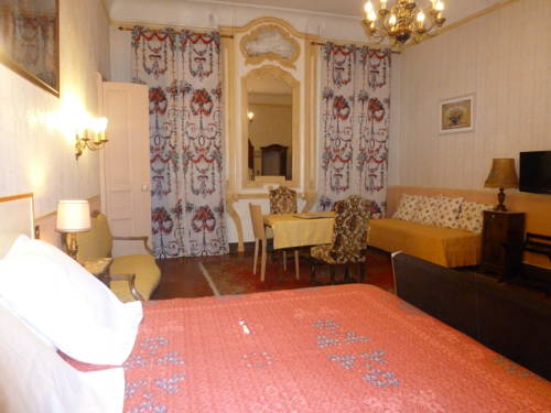 Imagen de la habitación del Hotel Du Fiacre. Foto 11