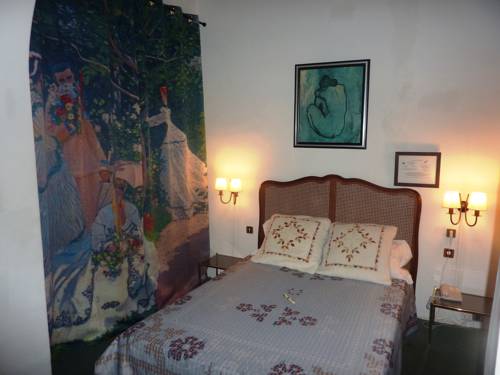 Imagen de la habitación del Hotel Du Fiacre. Foto 12