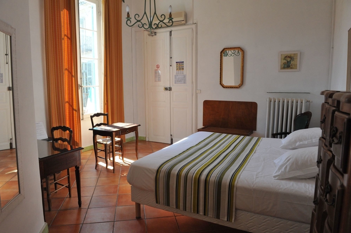 Imagen de la habitación del Hotel Du Forum, Arles. Foto 4