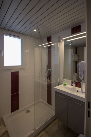 Imagen de la habitación del Hotel Du Forum, Carpentras. Foto 12