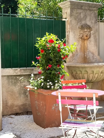 Imagen de los exteriores del Hotel Du Forum, Carpentras. Foto 14