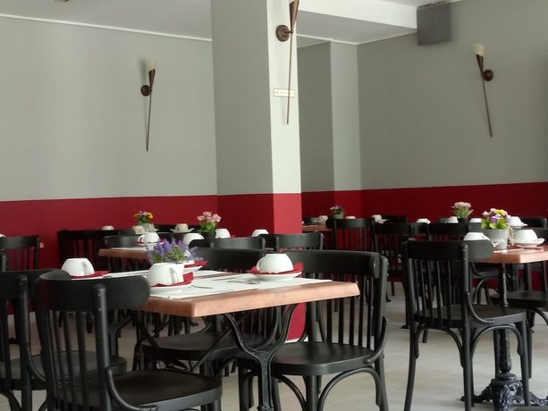 Imagen del bar/restaurante del Hotel Du Forum. Foto 3