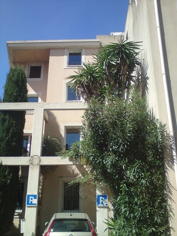 Imagen de los exteriores del Hotel Du Forum. Foto 16