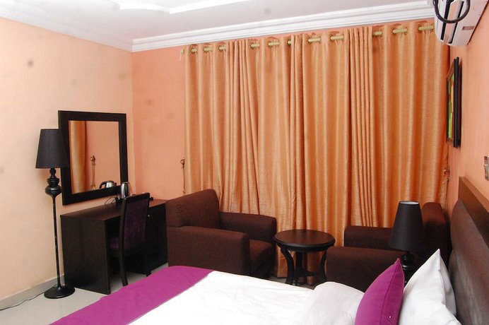 Imagen de la habitación del Hotel Du Golf, Aba. Foto 11