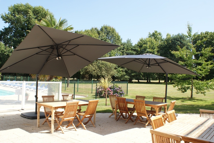 Imagen de los exteriores del Hotel Du Golf St Laurent. Foto 13