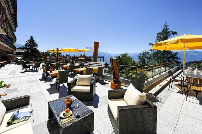 Imagen del bar/restaurante del Hotel Du Golf, VILLARS SUR OLLON. Foto 2