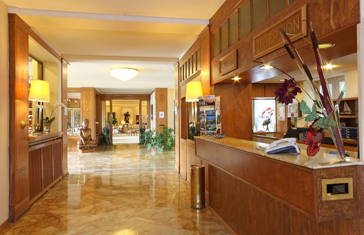 Imagen de los interiores del Hotel Du Grand Lac Excelsior. Foto 9