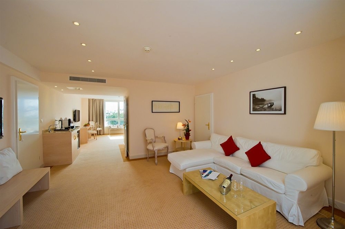 Imagen de los interiores del Hotel Du Grand Lac Excelsior. Foto 10