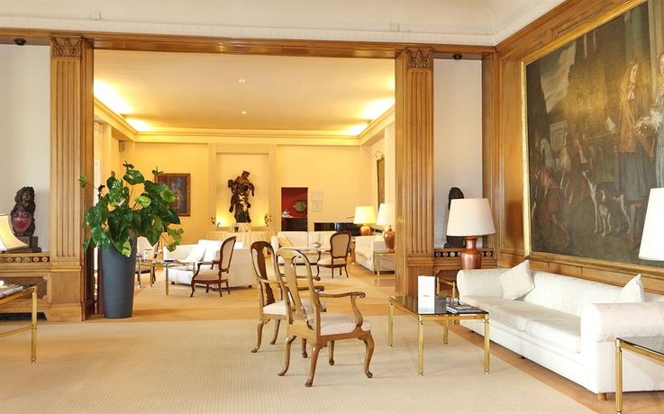 Imagen de los interiores del Hotel Du Grand Lac Excelsior. Foto 11
