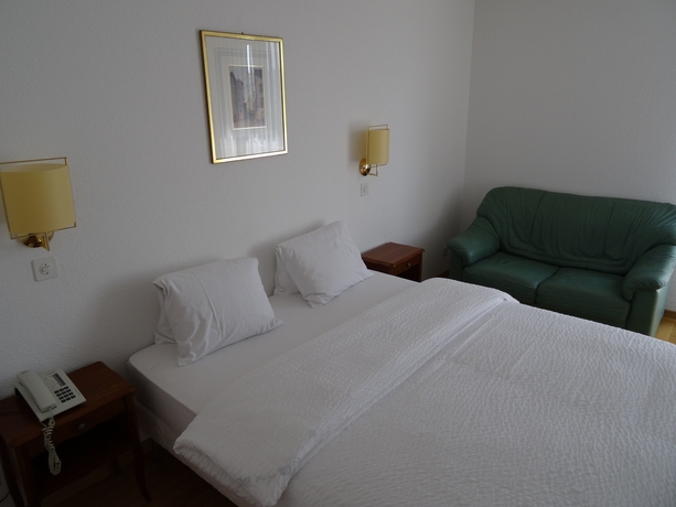 Imagen de la habitación del Hotel Du Grand-pr&eacute;. Foto 8