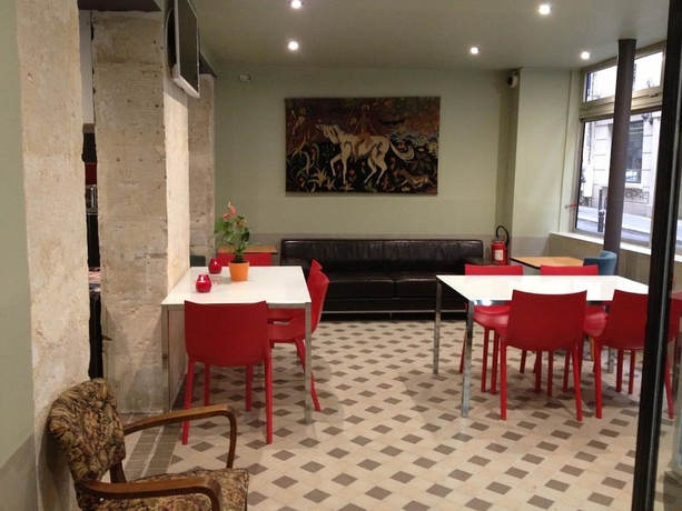 Imagen del bar/restaurante del Hotel Du Jura. Foto 4