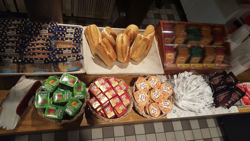 Imagen del bar/restaurante del Hotel Du Jura. Foto 6