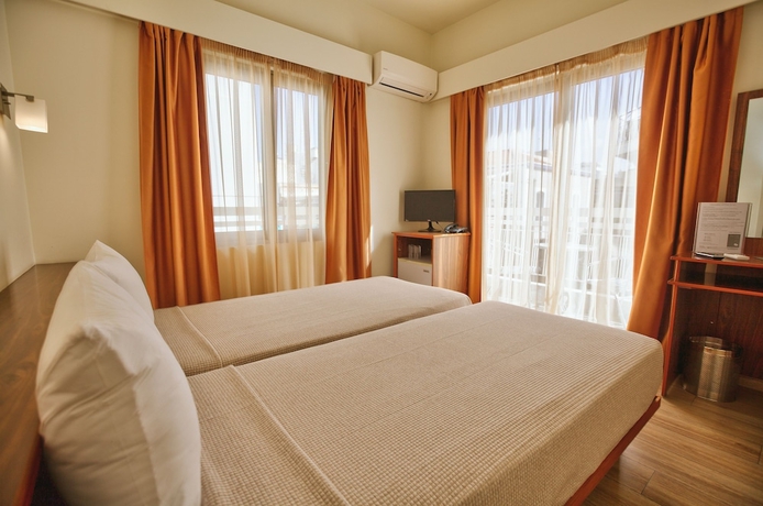 Imagen de la habitación del Hotel Du Lac, Agios Nikolaos. Foto 2