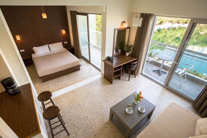Imagen de la habitación del Hotel Du Lac, Agios Nikolaos. Foto 12