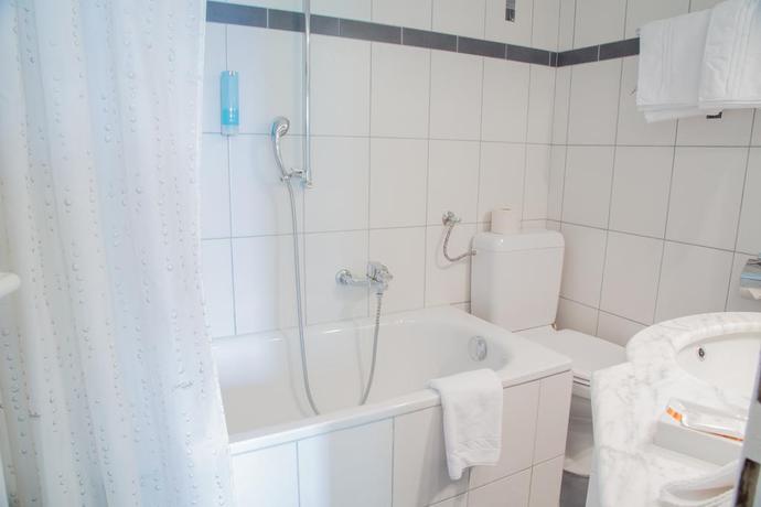 Imagen de la habitación del Hotel Du Lac, CRANS MONTANA . Foto 6
