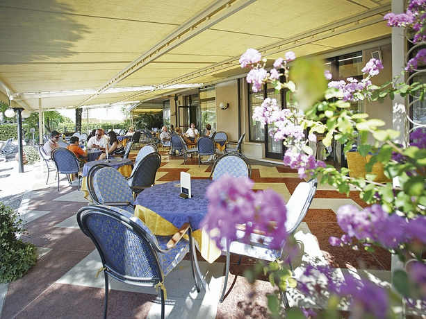 Imagen de los exteriores del Hotel Du Lac Et Bellevue. Foto 8