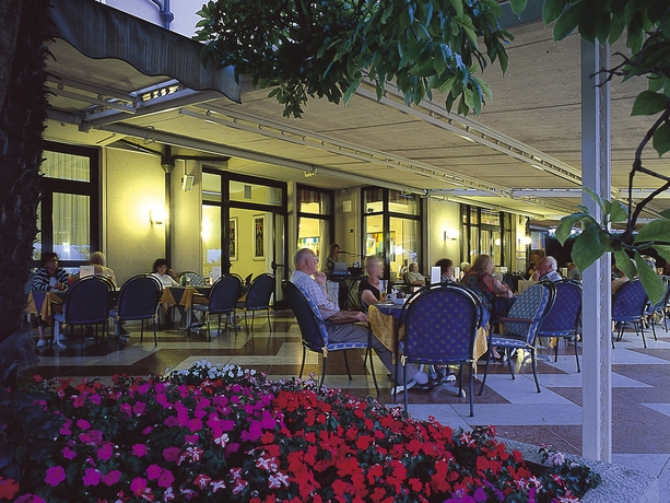 Imagen del bar/restaurante del Hotel Du Lac Et Bellevue. Foto 2