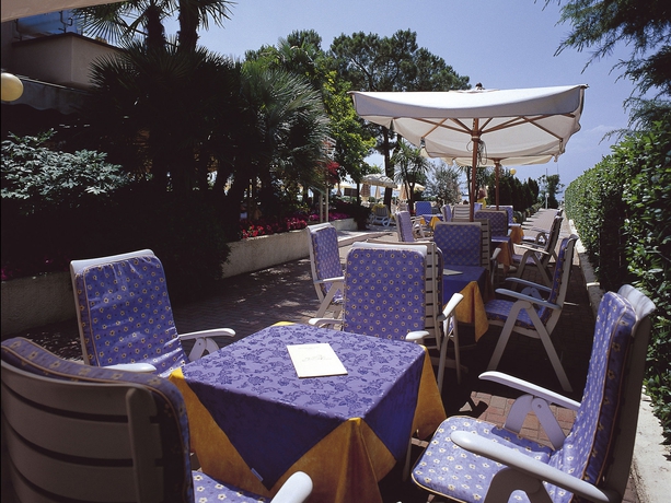 Imagen de los exteriores del Hotel Du Lac Et Bellevue. Foto 12