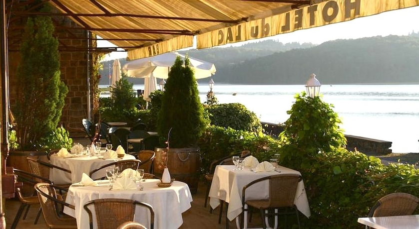 Imagen del bar/restaurante del Hotel Du Lac, Neuvic. Foto 9