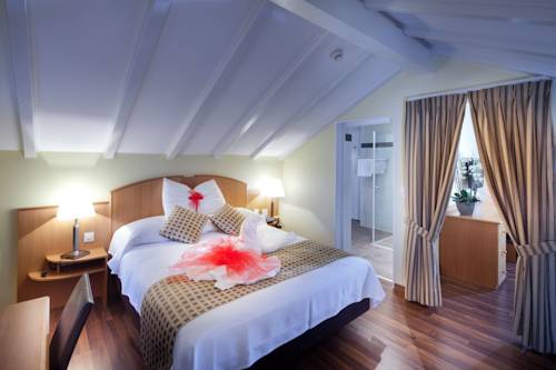 Imagen de la habitación del Hotel Du Leman. Foto 13