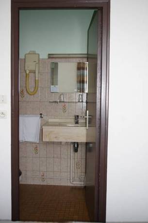 Imagen de la habitación del Hotel Du Lion, VESOUL. Foto 7