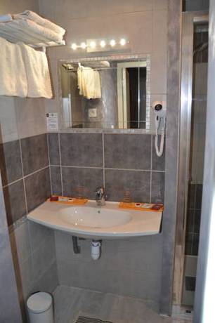 Imagen de la habitación del Hotel Du Lion Vert. Foto 6