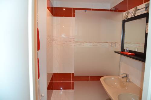 Imagen de la habitación del Hotel Du Lion Vert. Foto 9