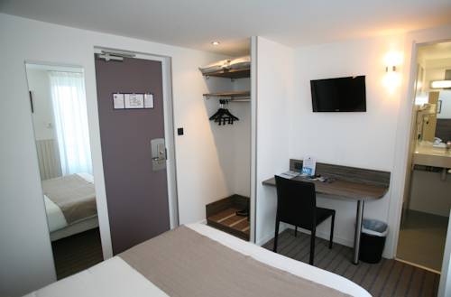 Imagen de la habitación del Hotel Du Louvre, Cherbourg. Foto 5