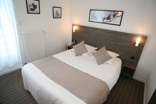 Imagen de la habitación del Hotel Du Louvre, Cherbourg. Foto 13
