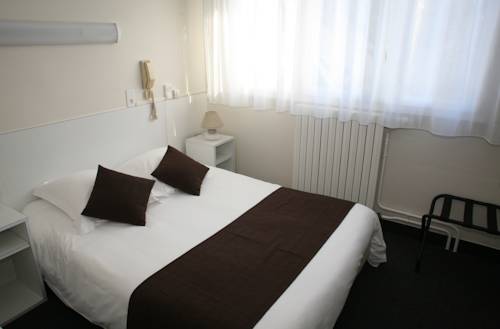 Imagen de la habitación del Hotel Du Louvre, Cherbourg. Foto 15