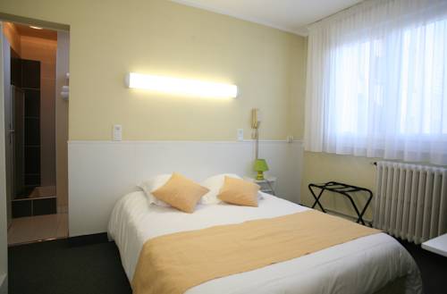 Imagen de la habitación del Hotel Du Louvre, Cherbourg. Foto 16