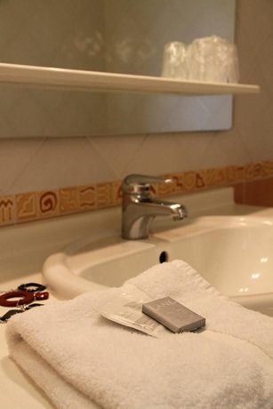 Imagen de la habitación del Hotel Du Mail. Foto 6