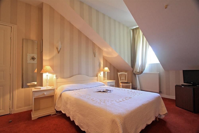 Imagen de la habitación del Hotel Du Mail. Foto 9