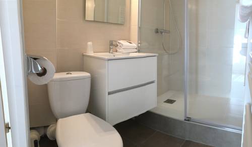 Imagen de la habitación del Hotel Du Midi, Domene. Foto 10