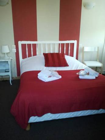 Imagen de la habitación del Hotel Du Midi, Domene. Foto 11