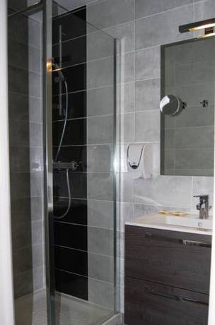 Imagen de la habitación del Hotel Du Midi, RODEZ. Foto 5