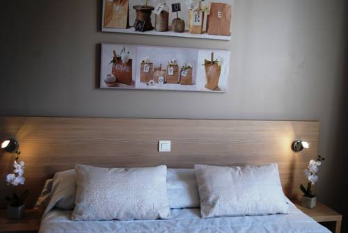 Imagen de la habitación del Hotel Du Midi, RODEZ. Foto 8