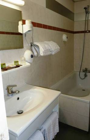 Imagen de la habitación del Hotel Du Midi, RODEZ. Foto 13