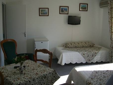 Imagen de la habitación del Hotel Du Midi, Salon de Provence. Foto 9