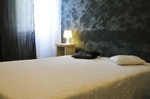Imagen de la habitación del Hotel Du Midi, Salon de Provence. Foto 10