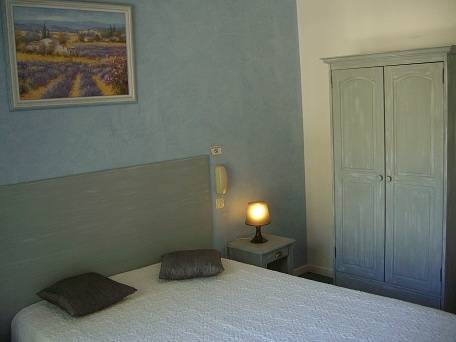 Imagen de la habitación del Hotel Du Midi, Salon de Provence. Foto 16