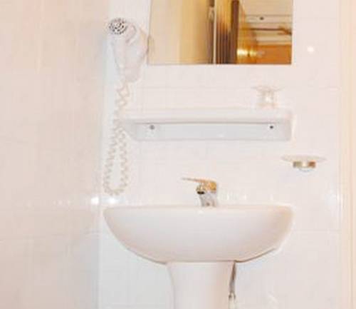 Imagen de la habitación del Hotel Du Mont Blanc, Barrio Latino-Pante&oacute;n. Foto 5