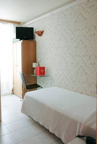 Imagen de la habitación del Hotel Du Mont Blanc, Barrio Latino-Pante&oacute;n. Foto 6