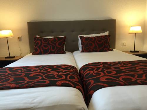 Imagen de la habitación del Hotel Du Moulin, Niort. Foto 8