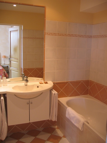 Imagen de la habitación del Hotel Du Mus&eacute;e, Arles. Foto 5