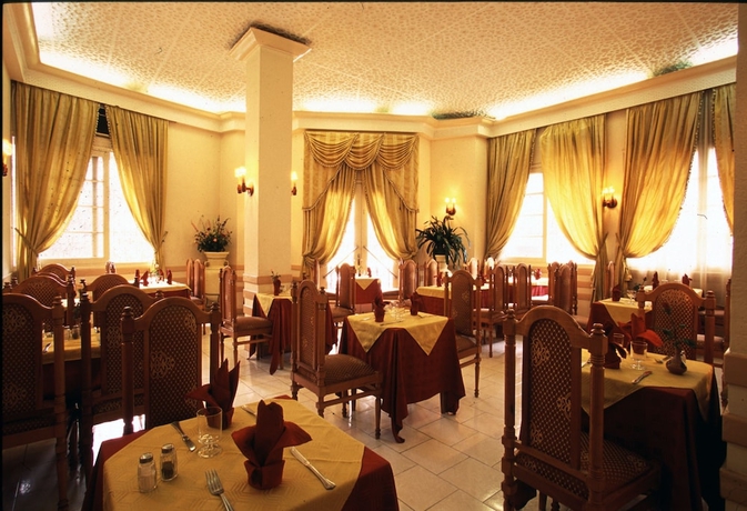 Imagen del bar/restaurante del Hotel Du Pacha. Foto 4