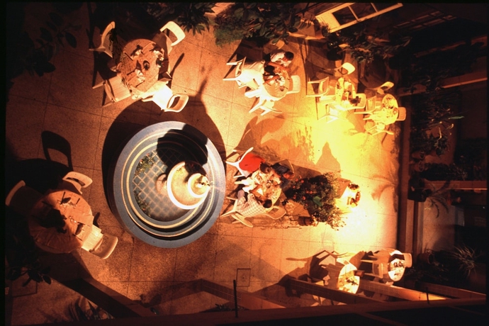 Imagen del bar/restaurante del Hotel Du Pacha. Foto 7