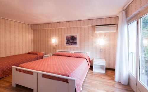 Imagen de la habitación del Hotel Du Parc, Binda. Foto 8